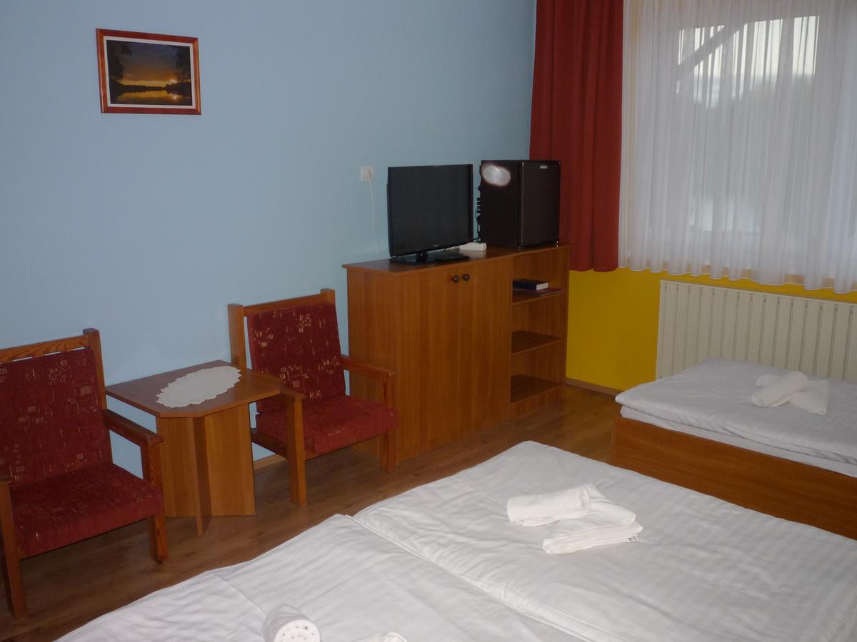 Hableany Hotel Tiszafured Exterior photo